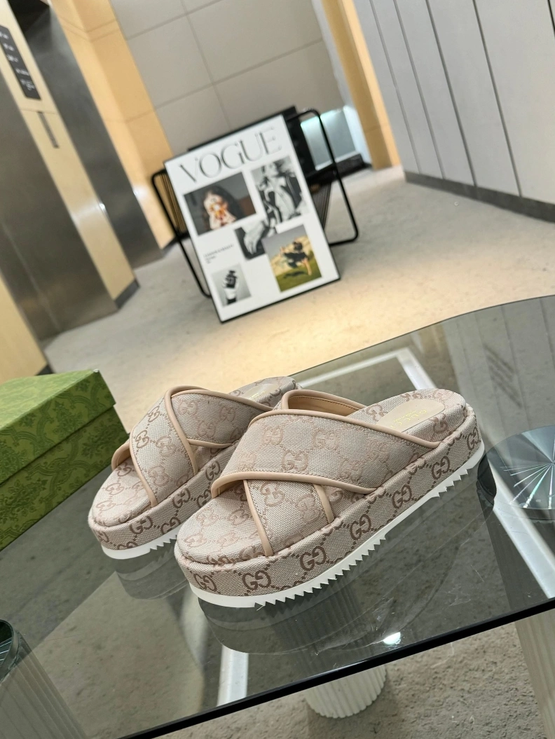 Stylish Gxccx Slippers 155599
