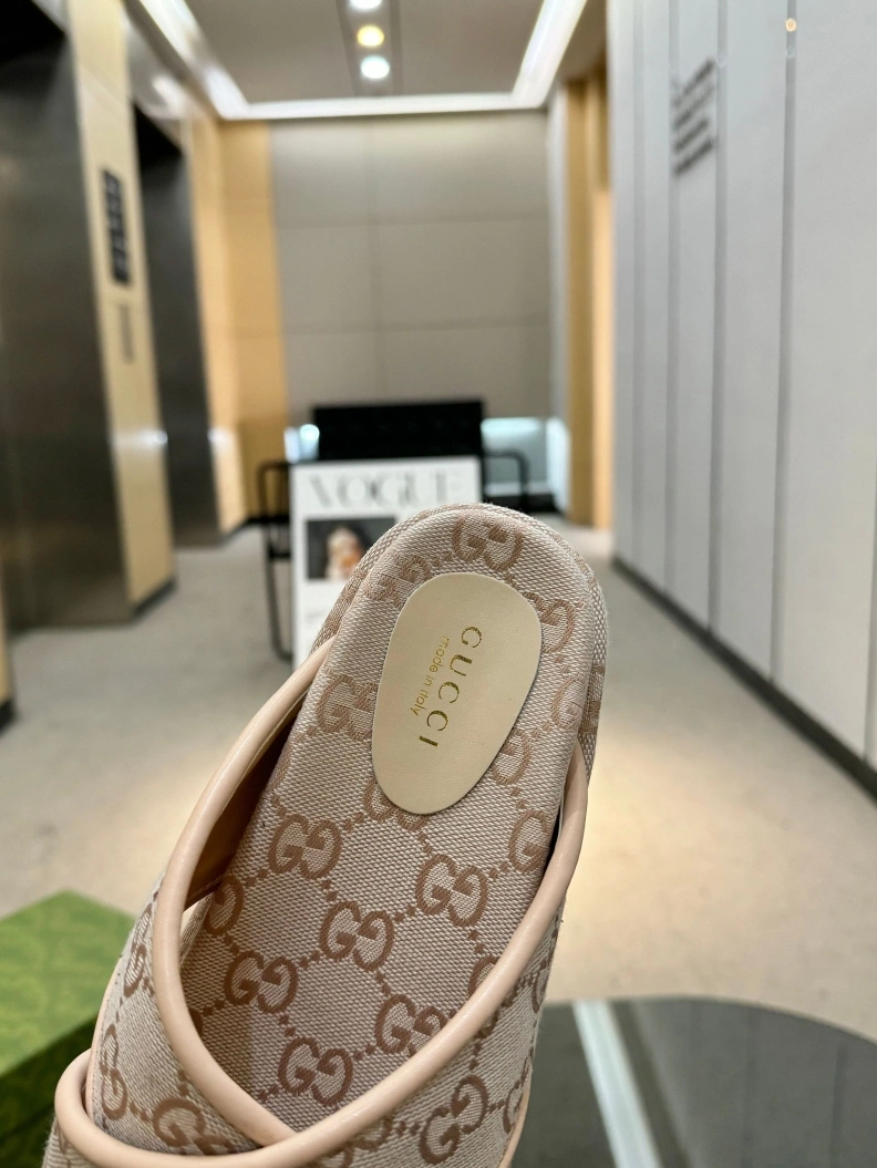 Stylish Gxccx Slippers 155599