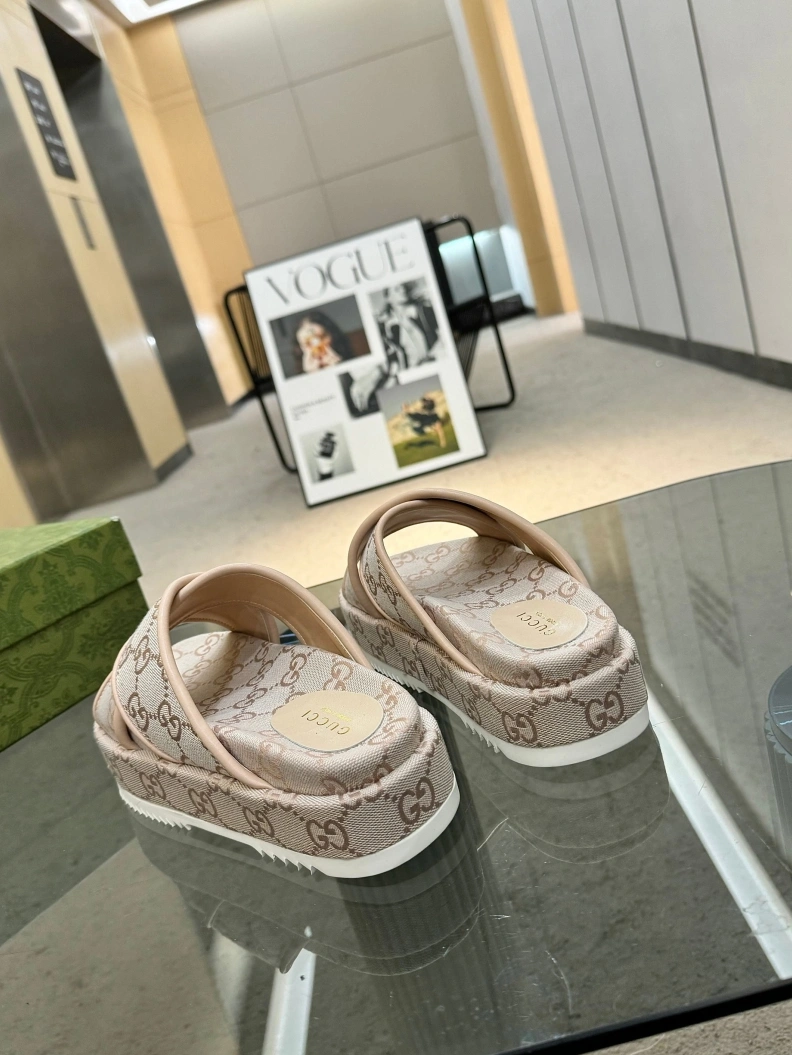 Stylish Gxccx Slippers 155599