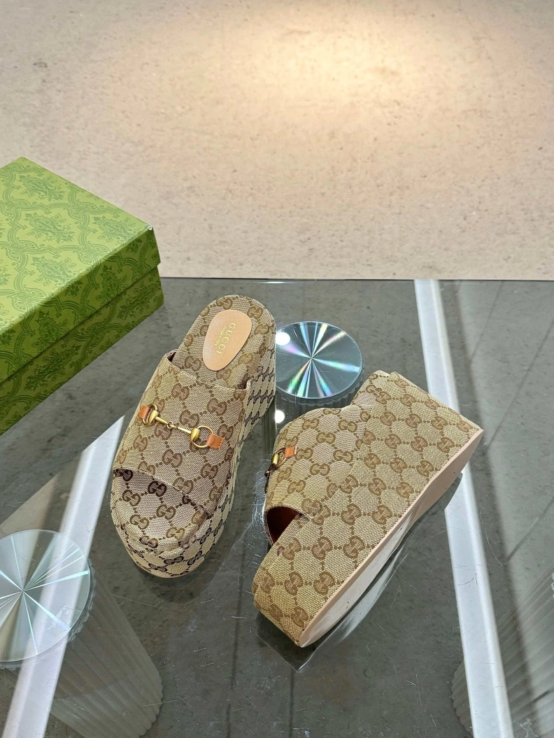 Sleek Gxccx Slippers 155601