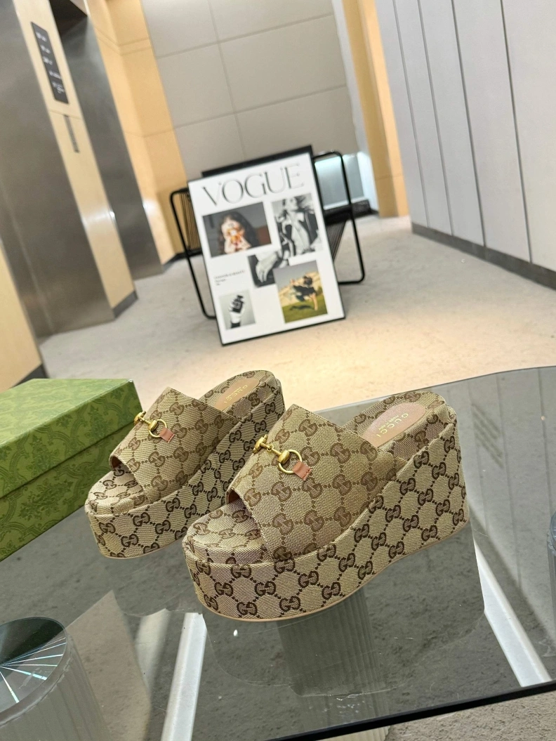 Sleek Gxccx Slippers 155601