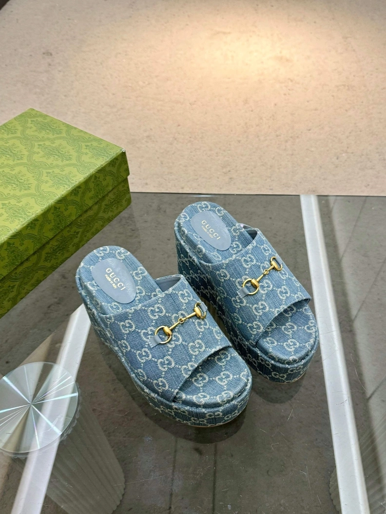 Gxccx Slippers Bright 155598