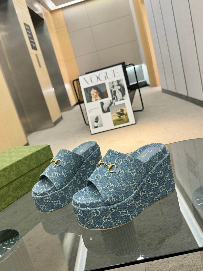 Gxccx Slippers Bright 155598