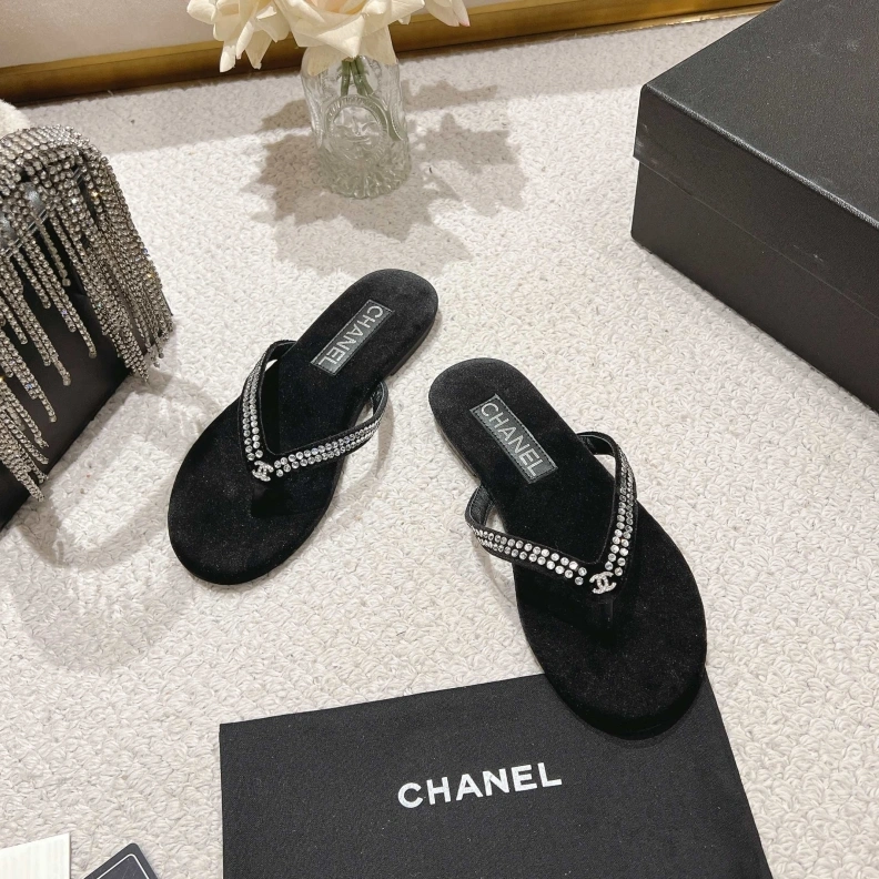 Trendy Chxnxl Slippers 118206