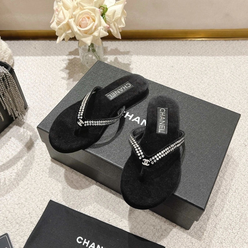 Trendy Chxnxl Slippers 118206