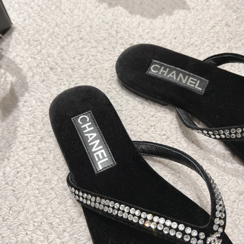 Trendy Chxnxl Slippers 118206