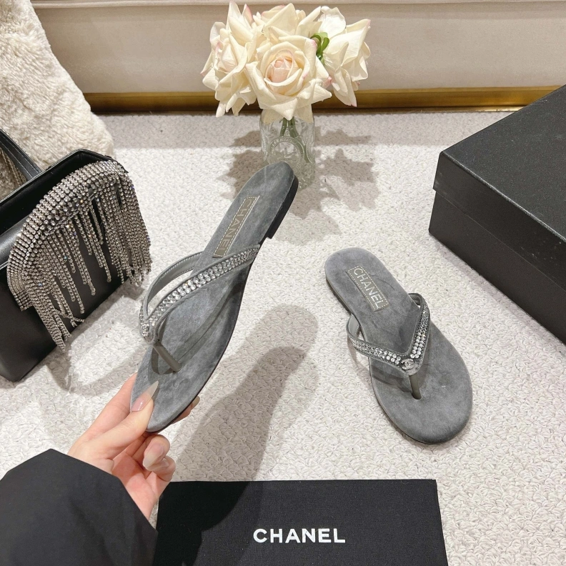 Affordable Chxnxl Slippers 118205