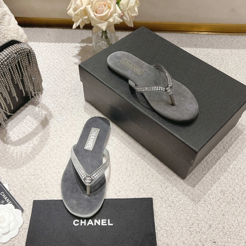 Affordable Chxnxl Slippers 118205