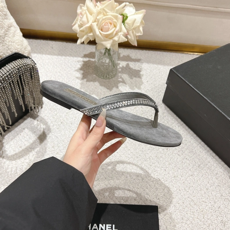 Affordable Chxnxl Slippers 118205