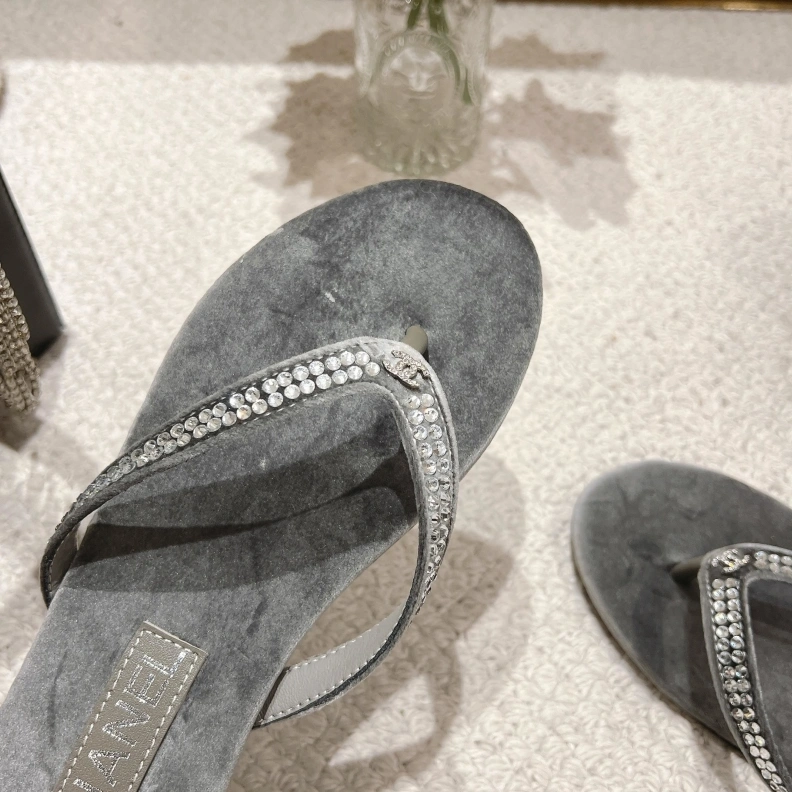 Affordable Chxnxl Slippers 118205