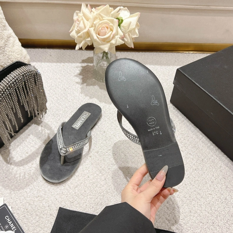 Affordable Chxnxl Slippers 118205