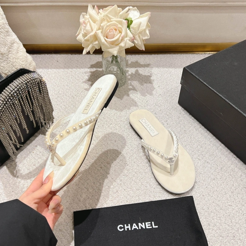 Functional Chxnxl Slippers 118203