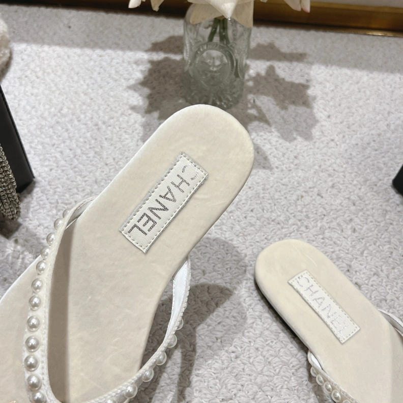 Functional Chxnxl Slippers 118203