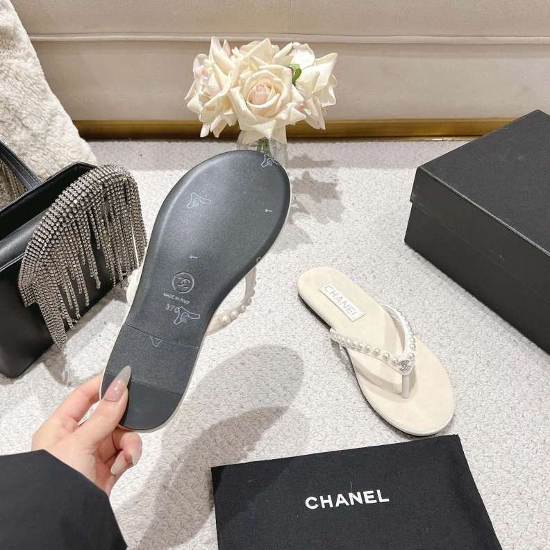 Functional Chxnxl Slippers 118203