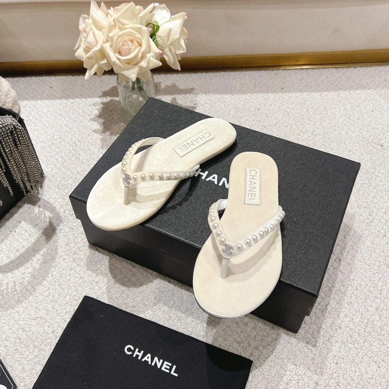 Functional Chxnxl Slippers 118203