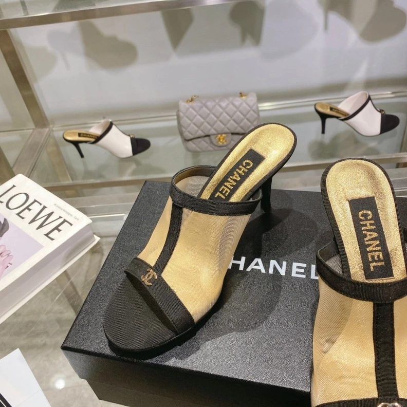WellDesigned Chxnxl Sandals 118377