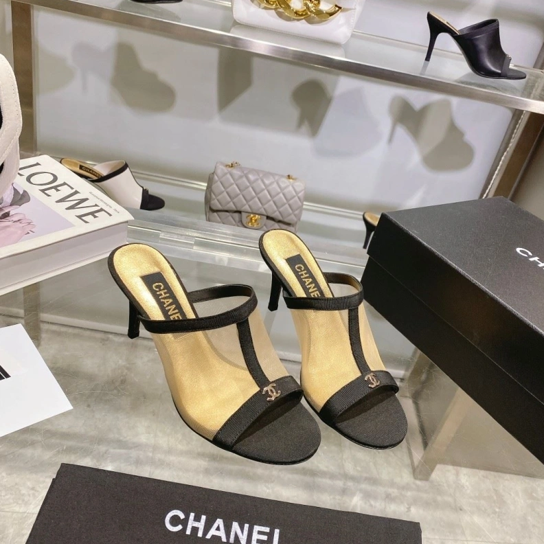 WellDesigned Chxnxl Sandals 118377
