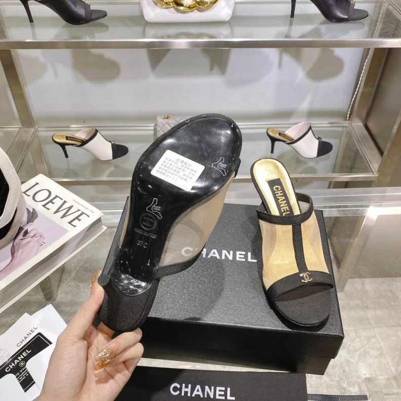 WellDesigned Chxnxl Sandals 118377