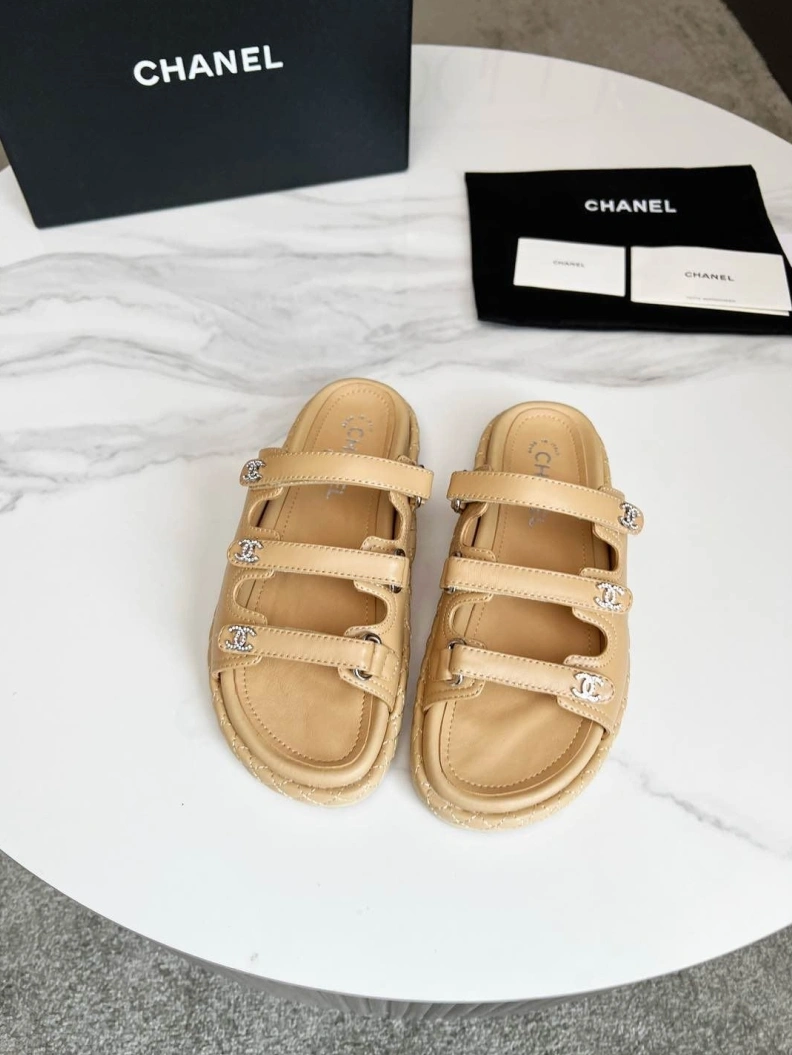 Trendsetting Chxnxl Sandals 118366