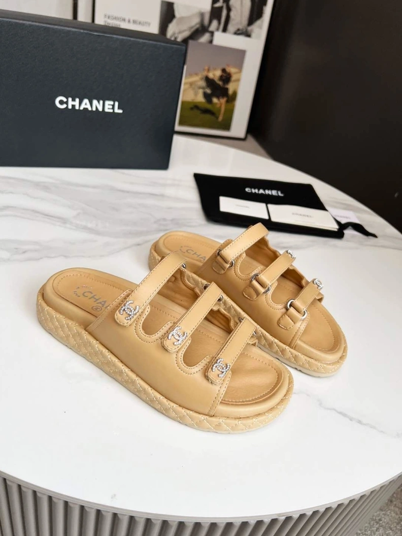 Trendsetting Chxnxl Sandals 118366