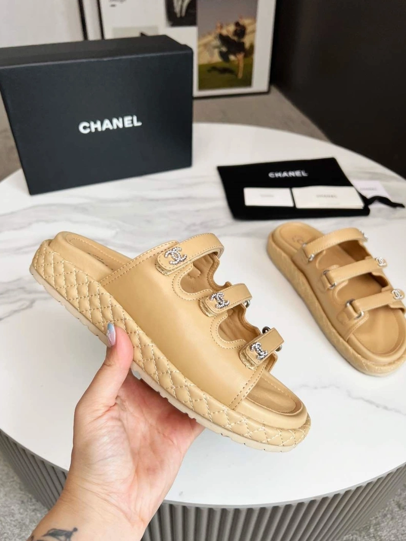 Trendsetting Chxnxl Sandals 118366