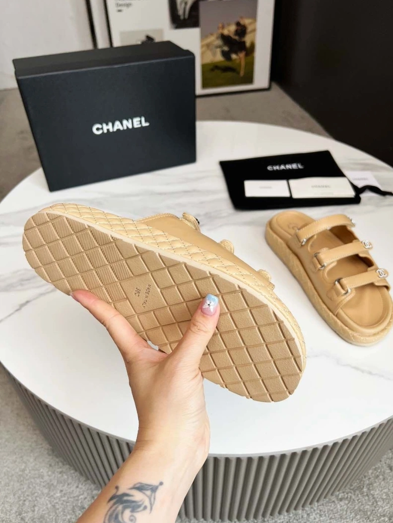 Trendsetting Chxnxl Sandals 118366