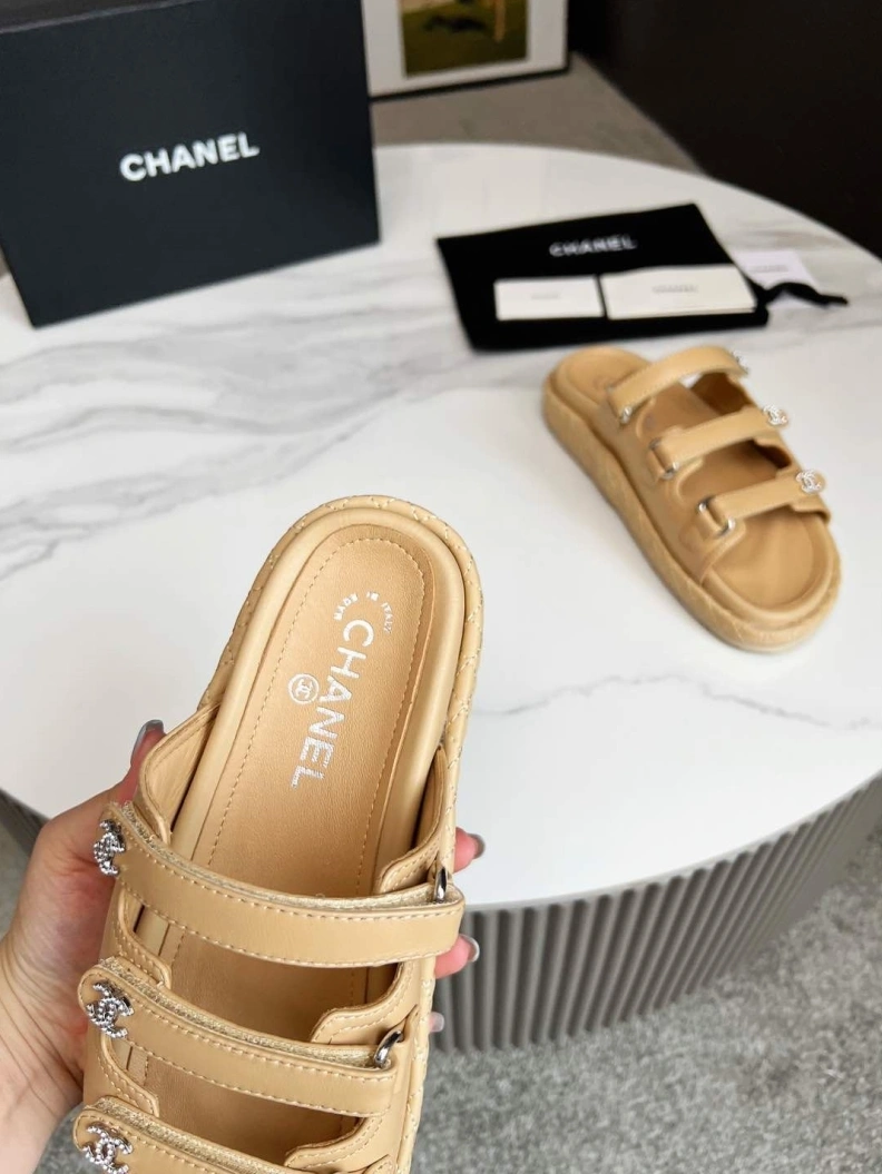 Trendsetting Chxnxl Sandals 118366
