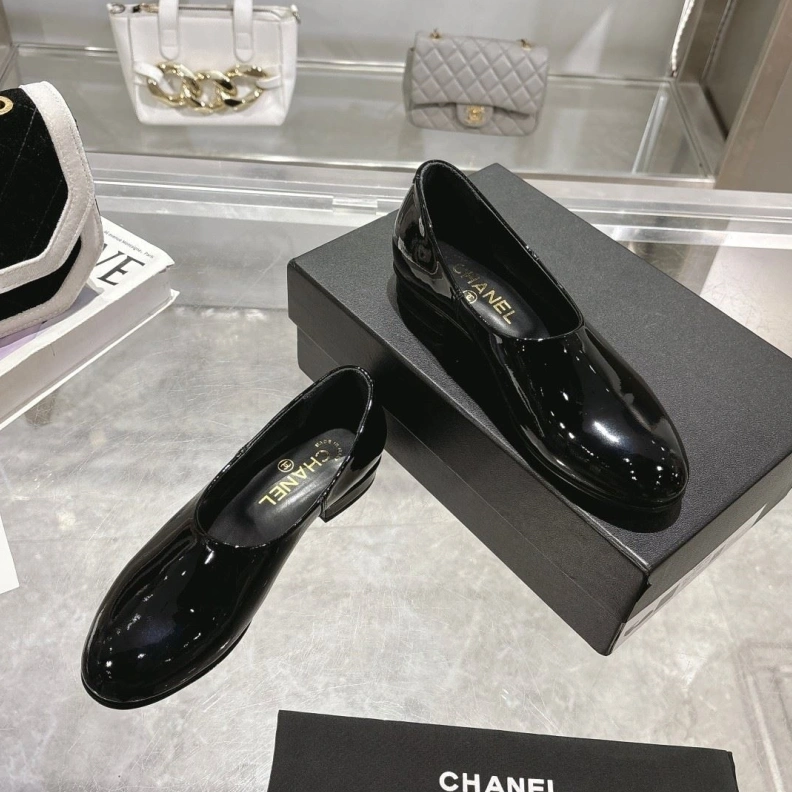 Bold Chxnxl Leather Shoes 118415