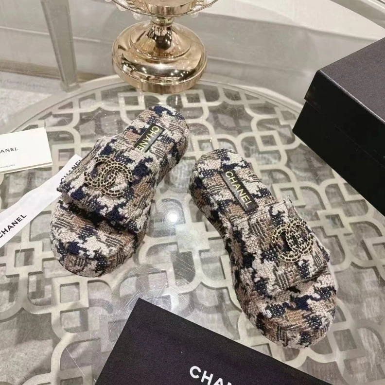 ModernLook Chxnxl Slippers 118190