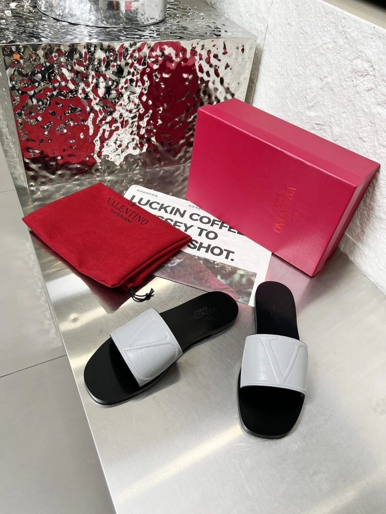 Fashionable Vxlxntino Slippers 228793