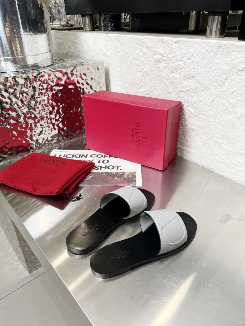 Fashionable Vxlxntino Slippers 228793