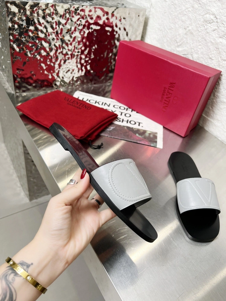 Fashionable Vxlxntino Slippers 228793