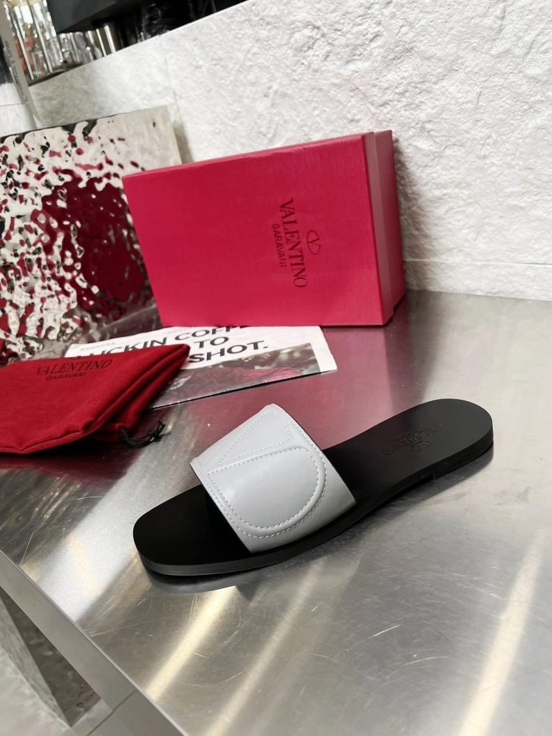 Fashionable Vxlxntino Slippers 228793