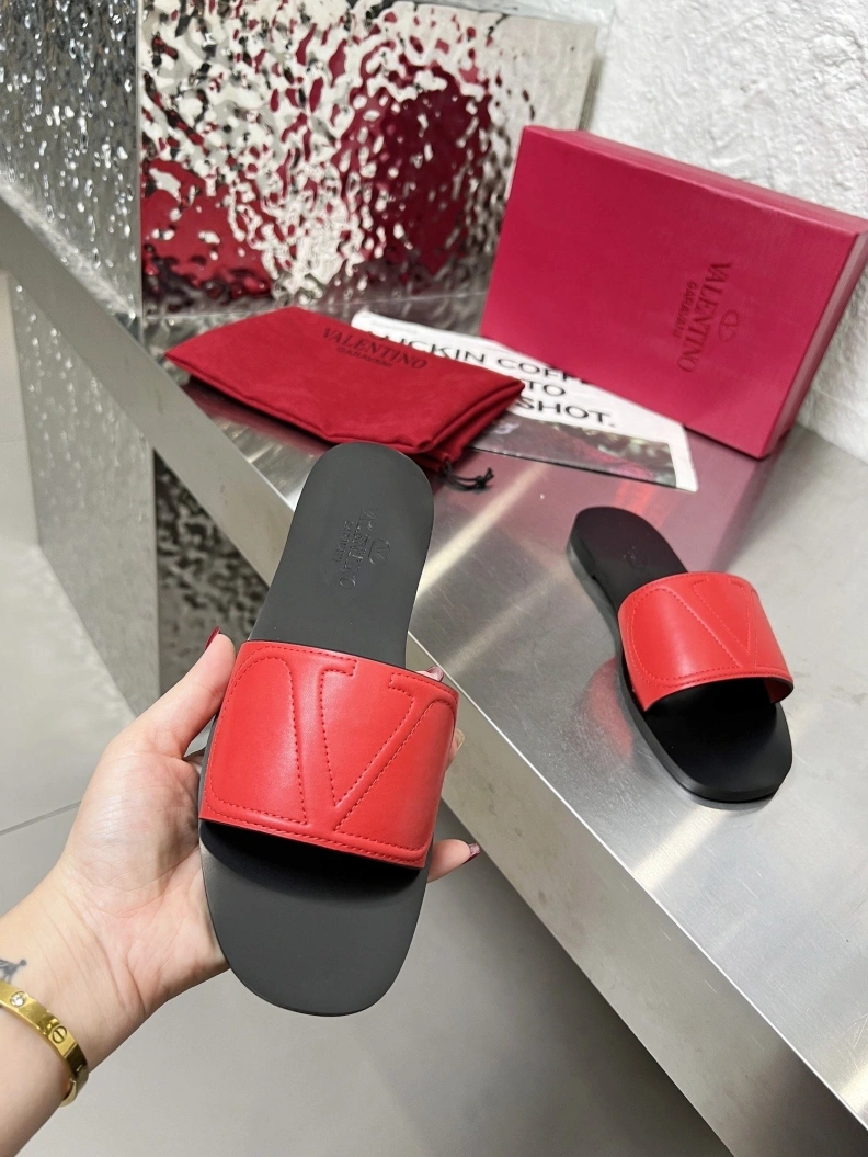 EyeCatching Vxlxntino Slippers 228788