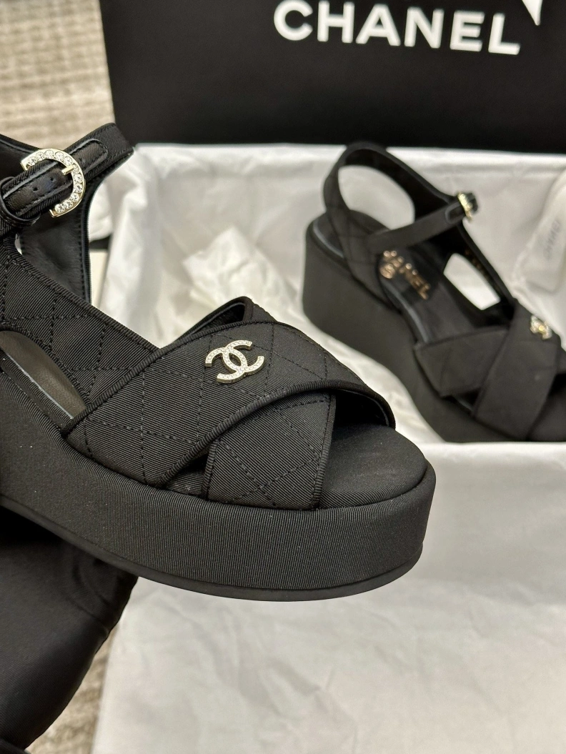 EyeCatching Chxnxl Sandals 118350