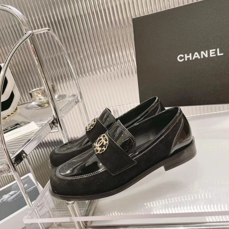 Compact Chxnxl Leather Shoes 118422