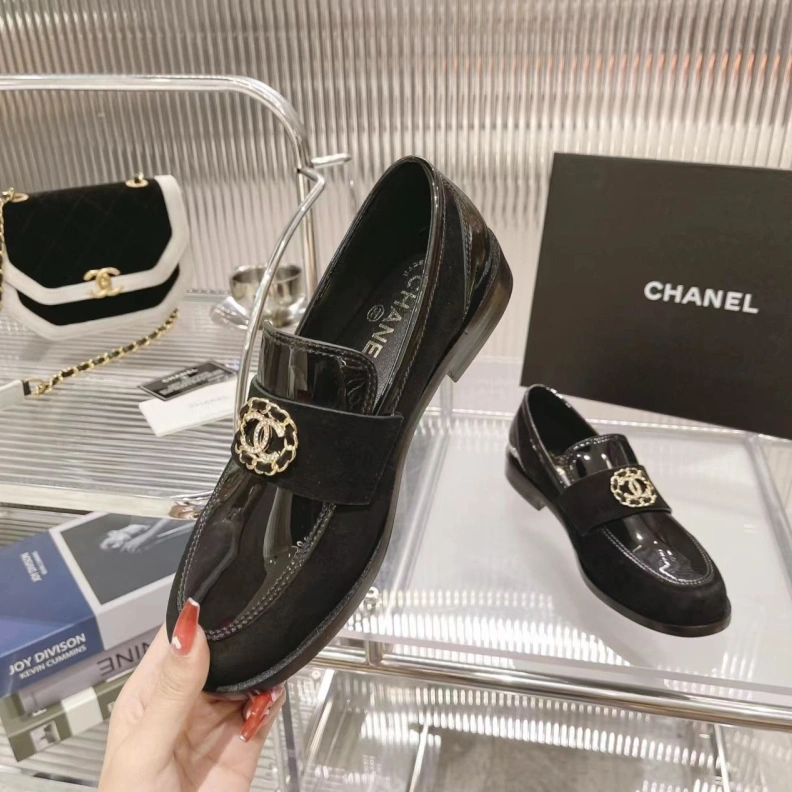 Compact Chxnxl Leather Shoes 118422