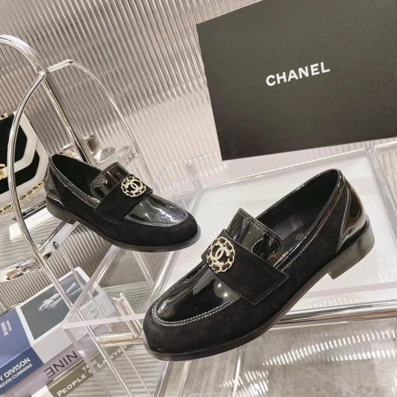 Compact Chxnxl Leather Shoes 118422