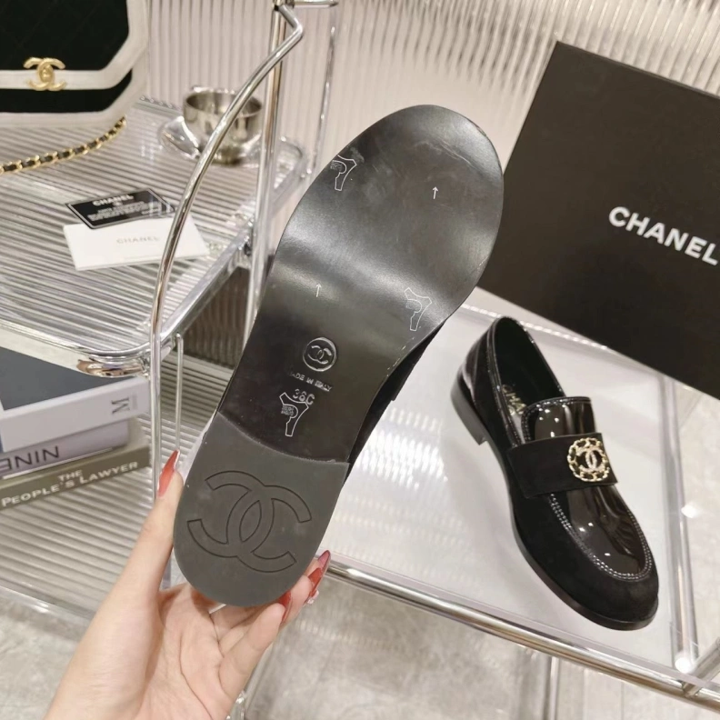 Compact Chxnxl Leather Shoes 118422