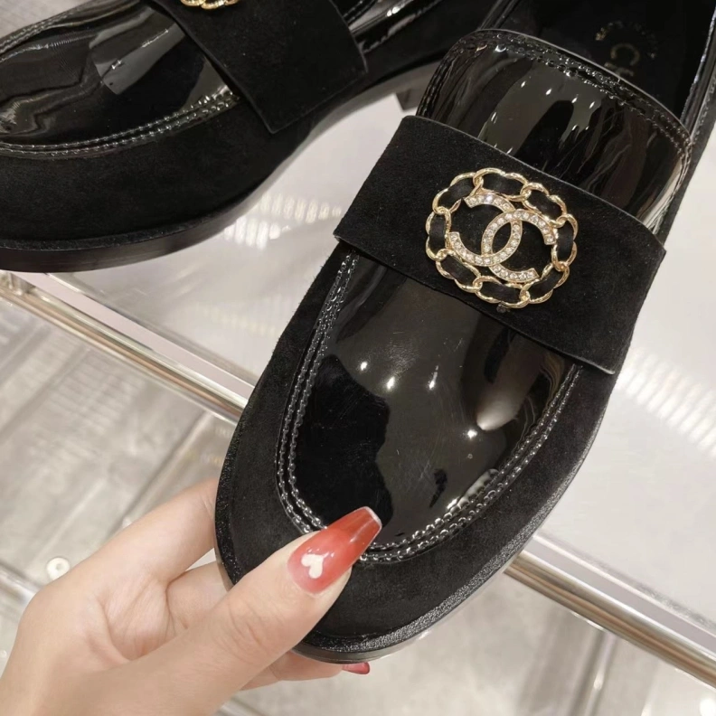 Compact Chxnxl Leather Shoes 118422