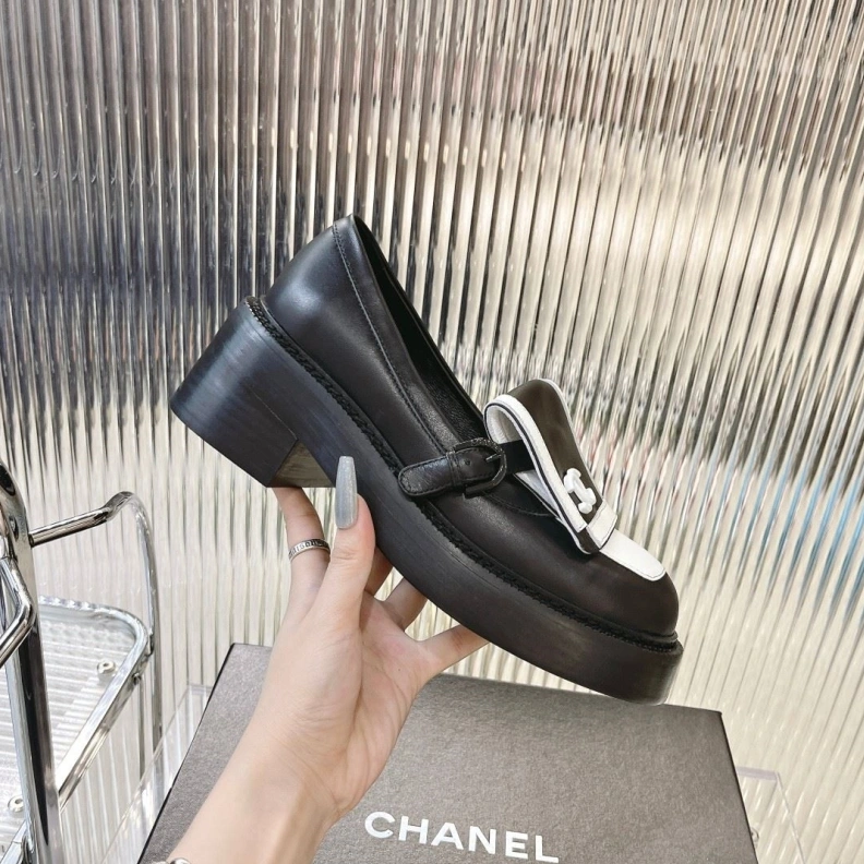 Flexible Chxnxl Leather Shoes 118418
