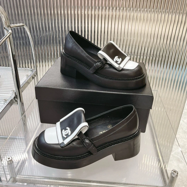 Flexible Chxnxl Leather Shoes 118418