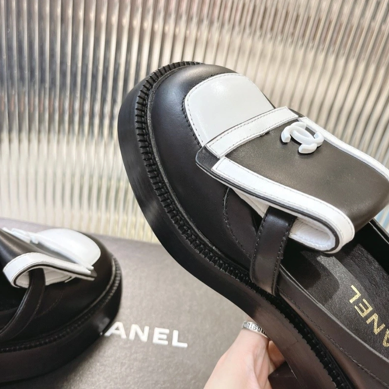 Flexible Chxnxl Leather Shoes 118418