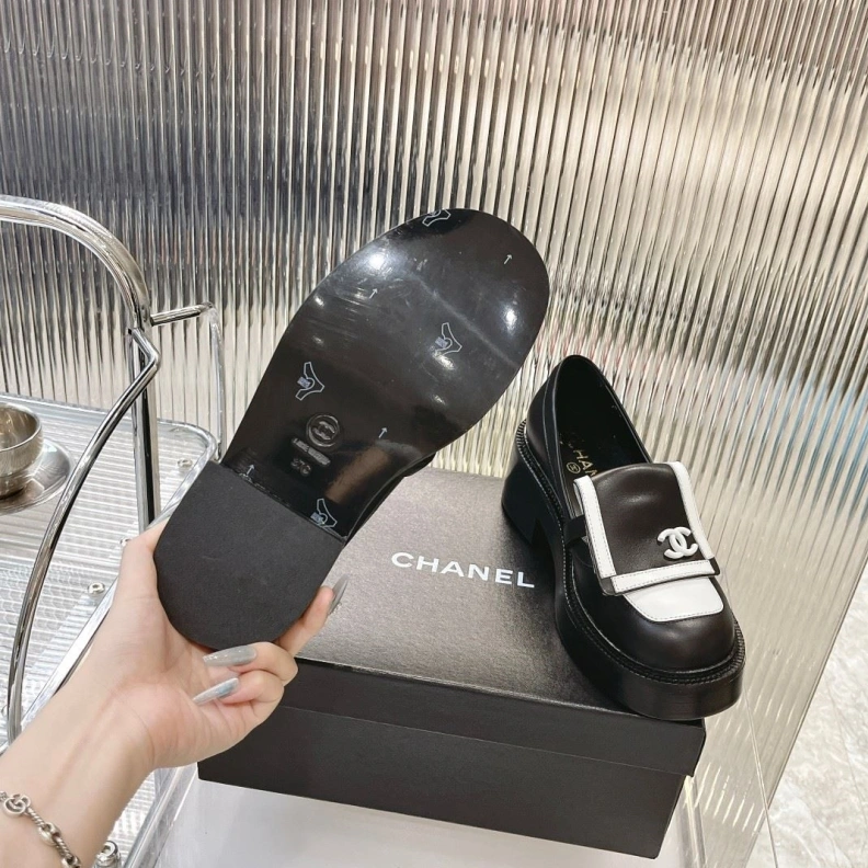 Flexible Chxnxl Leather Shoes 118418