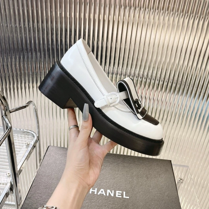 Resilient Chxnxl Leather Shoes 118412