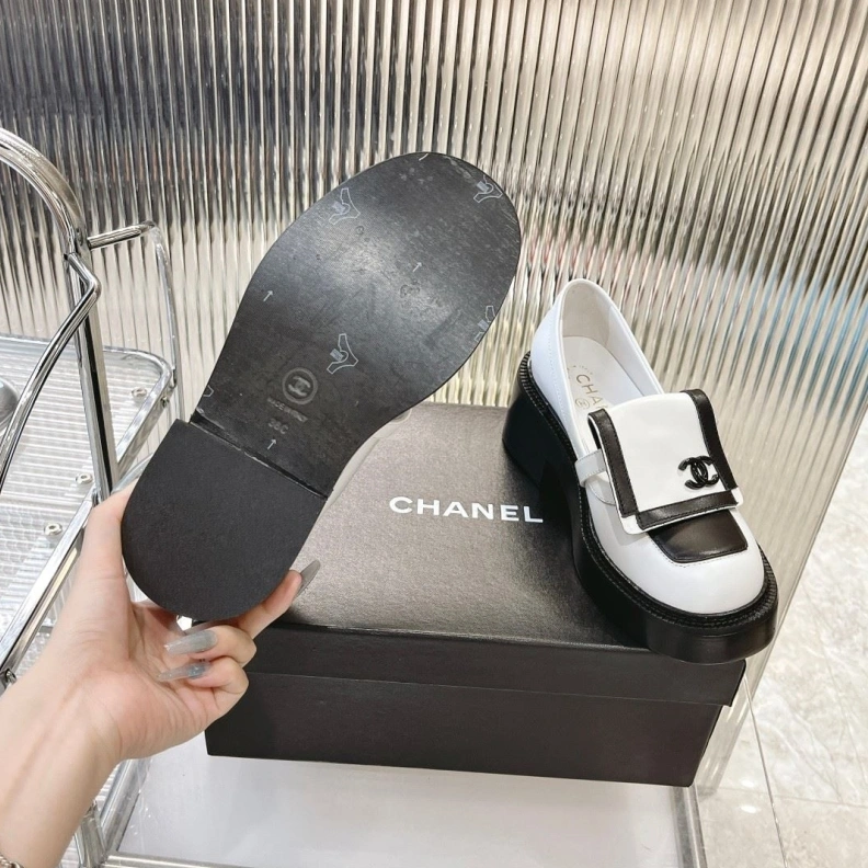 Resilient Chxnxl Leather Shoes 118412