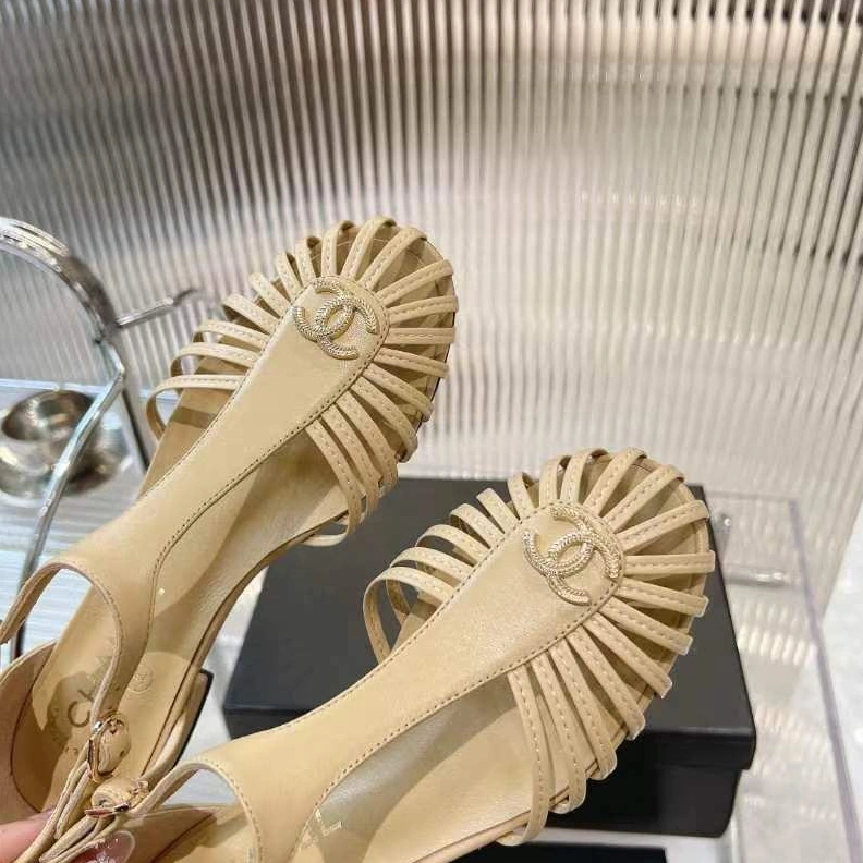 Trendsetting Chxnxl Sandals 118346