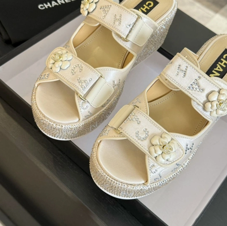 Trendy Chxnxl Sandals 118331