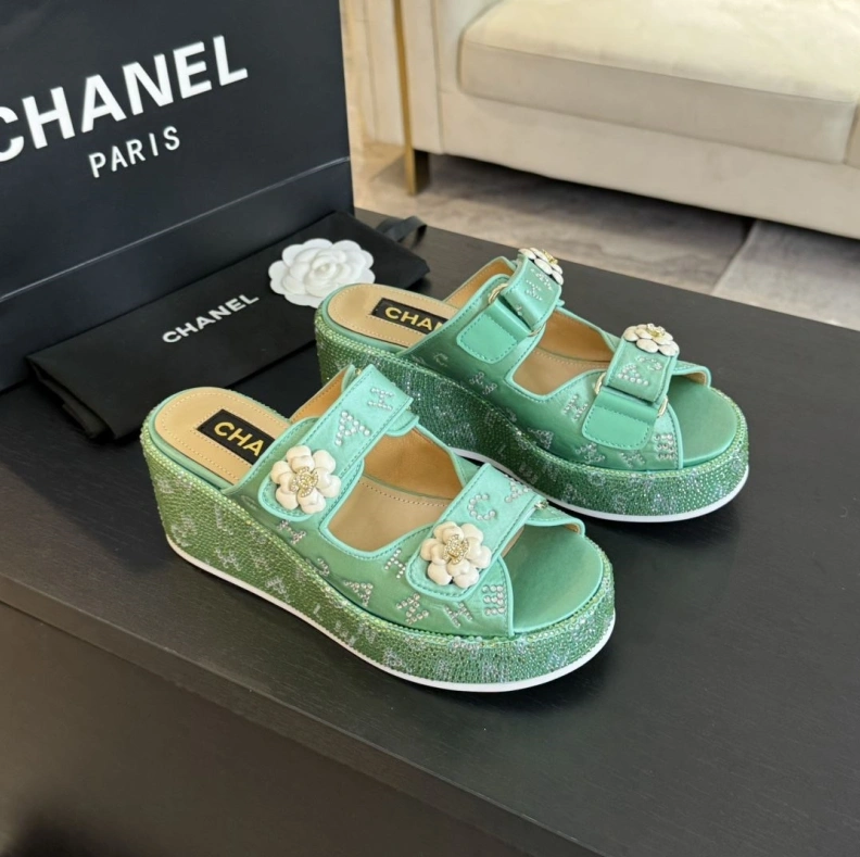 Versatile Chxnxl Sandals 118317