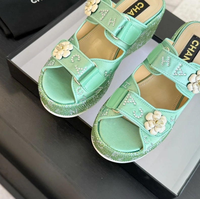 Versatile Chxnxl Sandals 118317